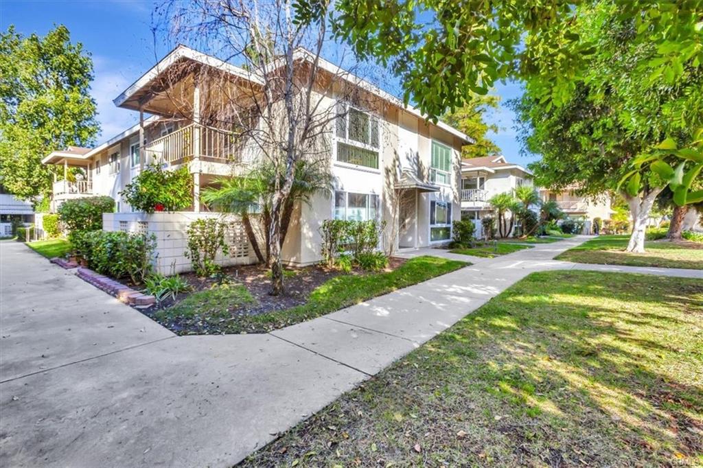 281 Avenida Carmel #C -1